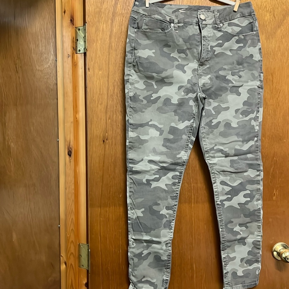 Camo jeans (14) Seven7 brand Tummyless